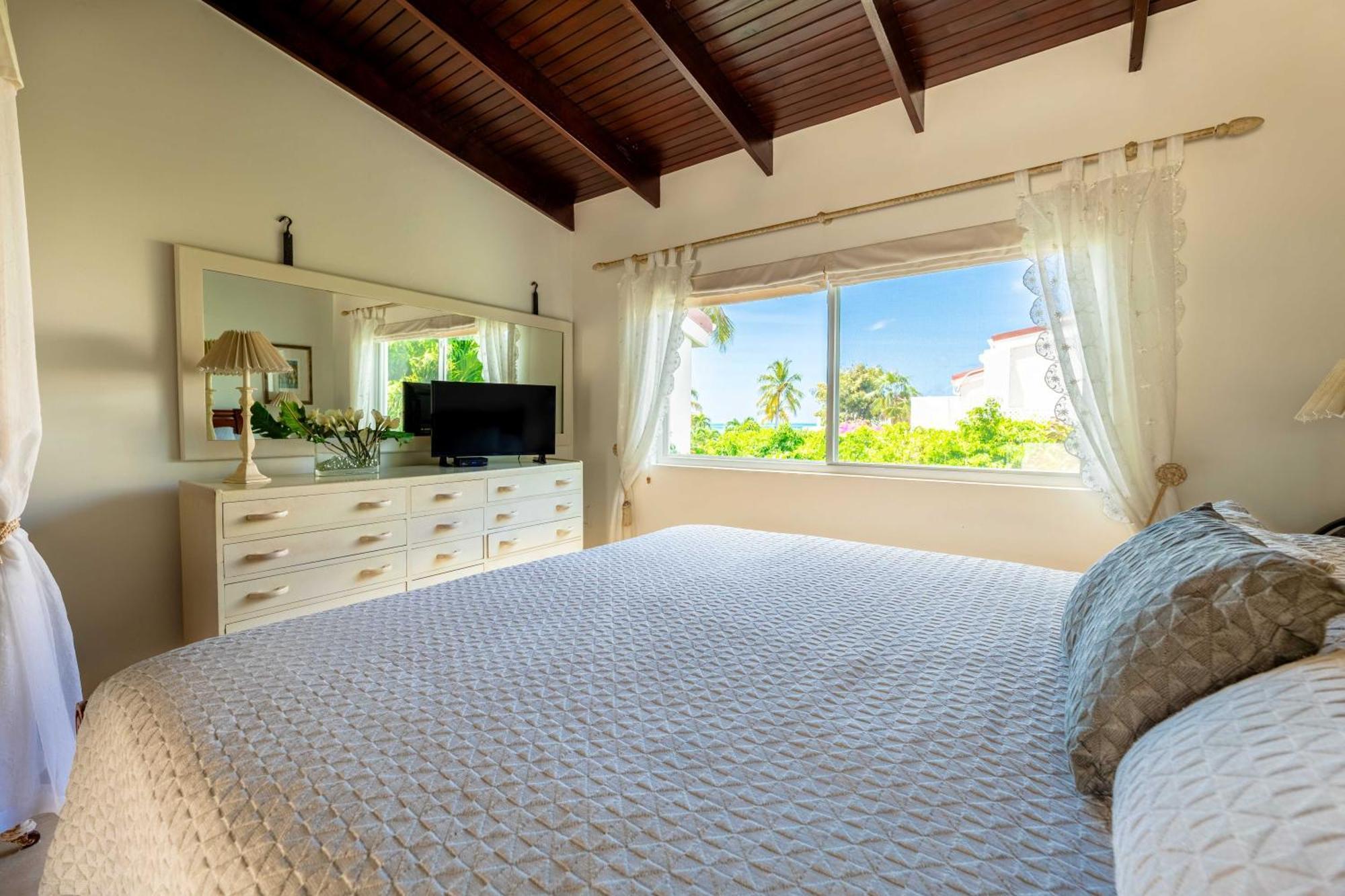 Antigua Village Beach Resort Dickenson Bay Esterno foto